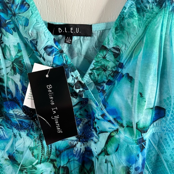NWT Tank B.L.E.U with sparkle accent on front. XL - Picture 2 of 7